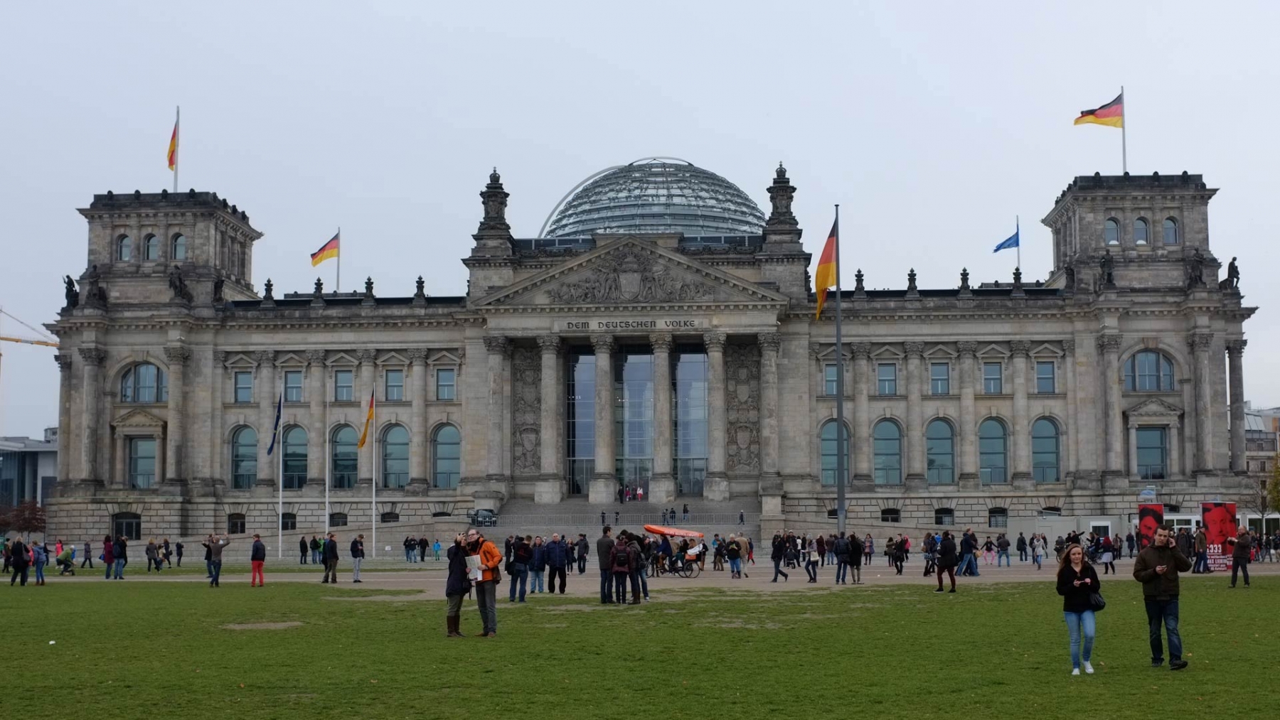 Unsere Reise beginnt mit einem großen Konzert vor dem Reichstag
